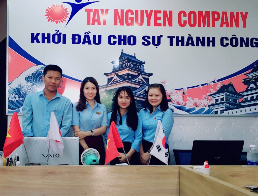 Tập Thể giáo viên Công Ty Du Học Tây Nguyên