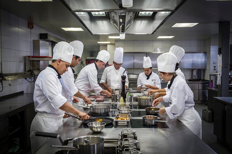 Luu-y-khi-du-hoc-nghe-dau-bep-tai-Duc