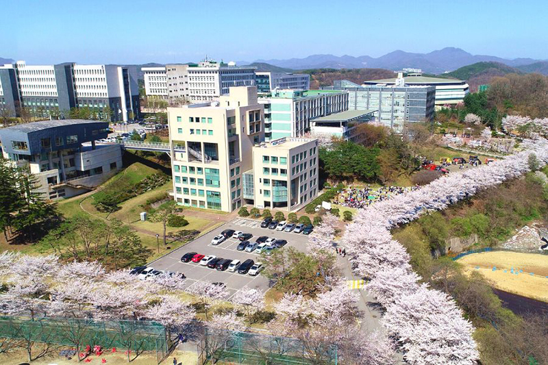 Co-so-Tu-nhien-Nghe-thuat-Yongin-Campus